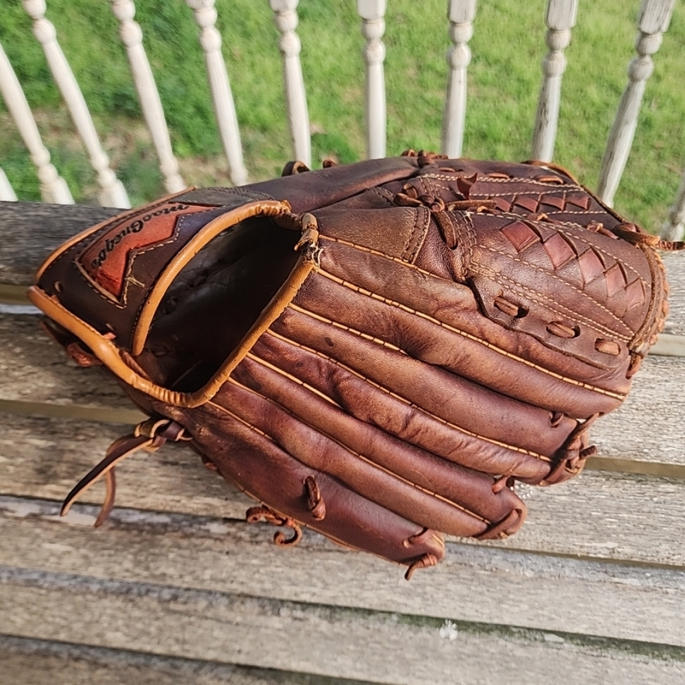 VTG MacGregor 11 inch.  Full Grain Steerhide Softball Glove  RHT